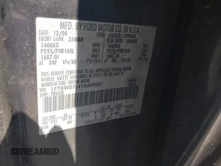 2001 Ford F-150 XLT с VIN 1FTRW07L41KA09067, выставлен на аукционе IAAI как лот 42459211 с пробегом 269 113 миль миль и . История ставок и продаж доступна на DreamBid. Изображение 9.
