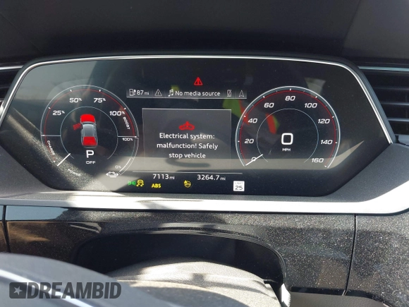 2024 Audi Q8 e-tron Prestige z VIN WA16ABGE6RB005963, wystawiony jako IAAI lot #42067970 z przebiegiem 7 113 mil mil oraz . Historia ofert i sprzedaży dostępna na DreamBid. Obrazek 7.
