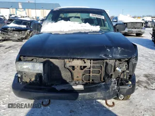 2002 Chevrolet S-10 LS with VIN 1GCDT19WX28158890, listed as a Copart auction lot 45664955 with 133,634 mi miles and Clean Title. Bid and sale history available at carsss.com. Image 5.
