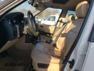 2005 Land Rover LR3 HSE with VIN SALAG254X5A349863, listed as a Copart auction lot 83070104 with 185,787 mi miles and Salvage title. Bid and sale history available at DreamBid. Image 7.