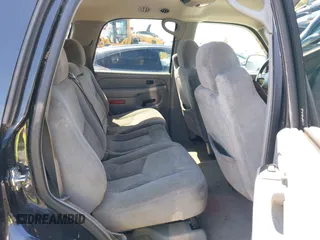 2005 Chevrolet Tahoe LS with VIN 1GNEC13V85R268525, listed as a IAAI auction lot 42637662 with 186,989 mi miles and . Bid and sale history available at DreamBid. Image 8.
