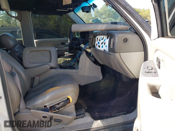 2006 Chevrolet Tahoe Z71 with VIN 1GNEK13T36R145881, listed as a IAAI auction lot 41286895 with 210,176 mi miles. Bid and sale history available at carsss.com. Image 5.