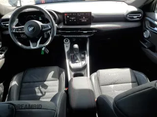 2024 Dodge Hornet R/T Plus z VIN ZACPDFDW8R3A20578, wystawiony jako Copart lot #53454865 z przebiegiem 13 345 mil mil oraz Szkoda całkowita • Salvage title. Historia ofert i sprzedaży dostępna na DreamBid. Obrazek 8.