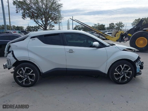 2022 Toyota C-HR XLE with VIN NMTKHMBX4NR147265, listed as a IAAI auction lot 41291034 with 22,403 mi miles. Bid and sale history available at carsss.com. Image 13.