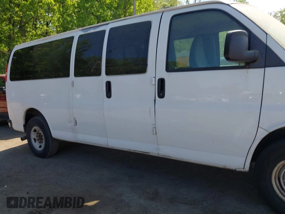 2011 Chevrolet Express Passenger 1LT with VIN 1GAZG1FG7B1171122, listed as a IAAI auction lot 42185185 with 262,837 mi miles and . Bid and sale history available at DreamBid. Image 13.