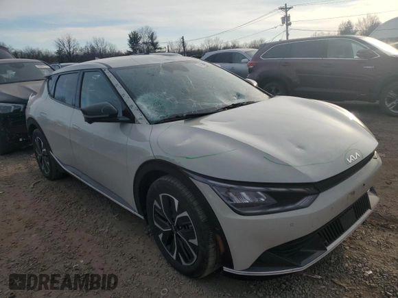 2022 Kia EV6 Wind with VIN KNDC3DLCXN5076952, listed as a Copart auction lot 46746625 with 21,488 mi miles and Salvage Title. Bid and sale history available at carsss.com. Image 4.