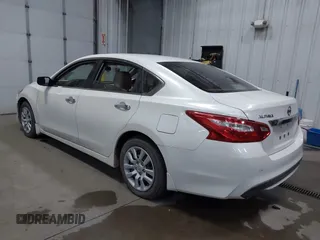 2016 Nissan Altima SR with VIN 1N4AL3AP9GC150406, listed as a IAAI auction lot 42122965 with 168,955 mi miles and . Bid and sale history available at carsss.com. Image 3.