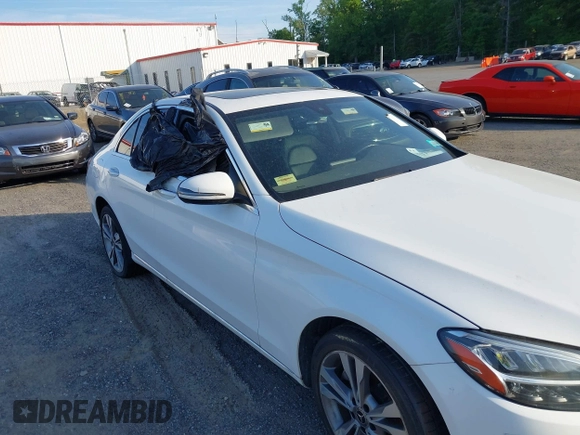 2019 Mercedes-Benz C 300 with VIN 55SWF8EB9KU296768, listed as a IAAI auction lot 42137749 with Not Provided miles and . Bid and sale history available at carsss.com. Image 6.