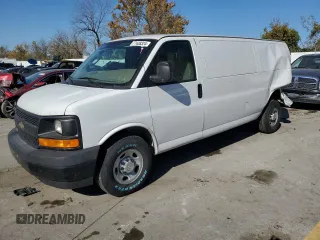 2017 Chevrolet Express Cargo Van with VIN 1GCWGBFG7H1135696, listed as a Copart auction lot 77438324 with 100,675 mi miles and Salvage Title. Bid and sale history available at carsss.com. Image 1.