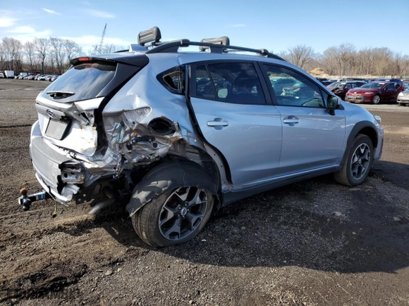 2018 Subaru Crosstrek Premium with VIN JF2GTABC7JH316051, listed as a Copart auction lot 49408855 with 44,164 mi miles and Salvage Title. Bid and sale history available at carsss.com. Image 3.
