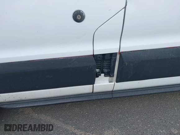 2019 Ford Transit с VIN 1FTYE9ZM5KKA75945, выставлен на аукционе IAAI как лот 42251898 с пробегом 225 622 миль миль и . История ставок и продаж доступна на DreamBid. Изображение 6.