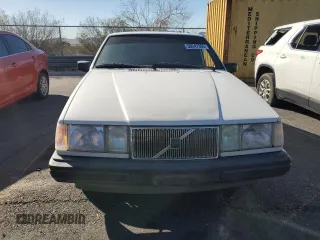 1992 Volvo 900 GLS z VIN YV1JS8832N1085799, wystawiony jako Copart lot #50247355 z przebiegiem 195 527 mil mil oraz Tytuł czysty. Historia ofert i sprzedaży dostępna na DreamBid. Obrazek 5.
