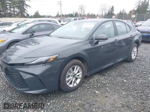 2025 Toyota Camry LE z VIN 4T1DBADK8SU516255, wystawiony jako IAAI lot #41847062 z przebiegiem 4 534 mil mil oraz . Historia ofert i sprzedaży dostępna na DreamBid. Obrazek 18.