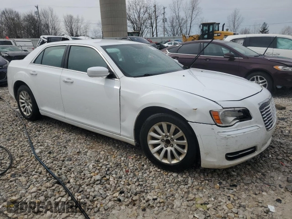 2014 Chrysler 300 z VIN 2C3CCAAG6EH160123, wystawiony jako Copart lot #51525765 z przebiegiem 145 338 mil mil oraz Czysty tytuł • Clean title. Historia ofert i sprzedaży dostępna na DreamBid. Obrazek 4.