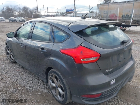 2015 Ford Focus ST with VIN 1FADP3L9XFL227184, listed as a IAAI auction lot 41397453 with 71,061 mi miles. Bid and sale history available at carsss.com. Image 3.