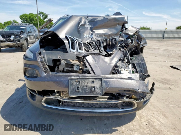 2018 Jeep Cherokee Limited z VIN 1C4PJLDX4JD556701, wystawiony jako Copart lot #58723505 z przebiegiem Nie podano mil oraz Szkoda całkowita • Salvage title. Historia ofert i sprzedaży dostępna na DreamBid. Obrazek 5.