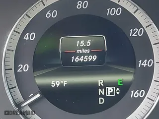 2013 Mercedes-Benz E-Class E 350 Luxury with VIN WDDHF5KB0DA727576, listed as a IAAI auction lot 41546228 with 164,599 mi miles. Bid and sale history available at carsss.com. Image 15.
