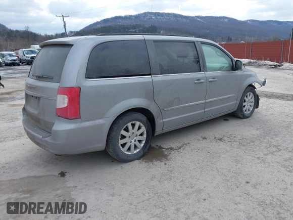 2014 Chrysler Town & Country Touring z VIN 2C4RC1BG8ER218358, wystawiony jako IAAI lot #41412291 z przebiegiem 142 403 mil mil oraz . Historia ofert i sprzedaży dostępna na DreamBid. Obrazek 4.