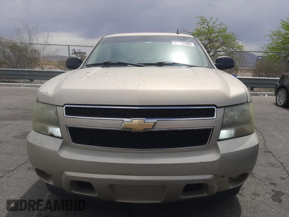 2007 Chevrolet Suburban LTZ with VIN 3GNFC16027G307987, listed as a Copart auction lot 53152505 with 206,263 mi miles and Salvage title. Bid and sale history available at DreamBid. Image 5.