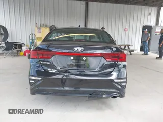 2020 Kia Forte LXS with VIN 3KPF24AD5LE141476, listed as a IAAI auction lot 42118736 with 138,959 mi miles. Bid and sale history available at carsss.com. Image 17.