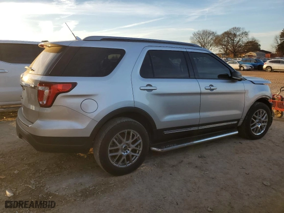 2019 Ford Explorer XLT with VIN 1FM5K7D81KGA94808, listed as a Copart auction lot 46524595 with 45,280 mi miles and Salvage Title. Bid and sale history available at carsss.com. Image 3.