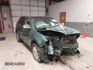2010 Lincoln MKX with VIN 2LMDJ8JC0ABJ11976, listed as a IAAI auction lot 41613330 with 200,109 mi miles. Bid and sale history available at carsss.com. Image 1.