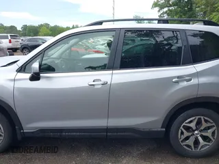 2020 Subaru Forester Premium z VIN JF2SKAJC1LH457523, wystawiony jako IAAI lot #42304635 z przebiegiem 30 390 mil mil oraz . Historia ofert i sprzedaży dostępna na DreamBid. Obrazek 14.