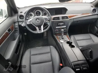 2014 Mercedes-Benz C 250 Sport с VIN WDDGF4HB1EA957805, выставлен на аукционе Copart как лот 53570455 с пробегом 35 894 миль миль и Списание • Salvage title. История ставок и продаж доступна на DreamBid. Изображение 8.