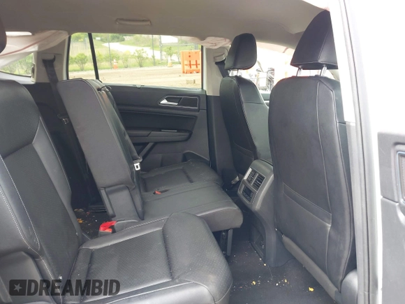 2019 Volkswagen Atlas SE with VIN 1V2UR2CA0KC560799, listed as a IAAI auction lot 42318671 with 95,804 mi miles and . Bid and sale history available at DreamBid. Image 8.
