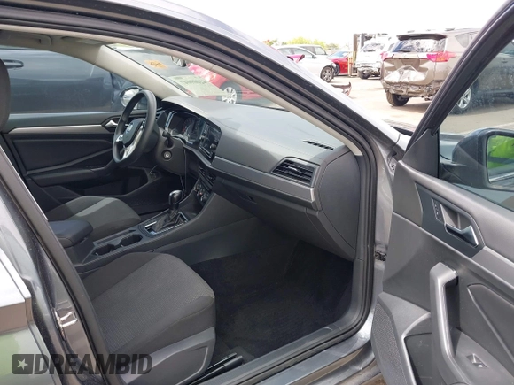 2021 Volkswagen Jetta S z VIN 3VWC57BU1MM024086, wystawiony jako IAAI lot #42009047 z przebiegiem 48 280 mil mil oraz . Historia ofert i sprzedaży dostępna na DreamBid. Obrazek 5.