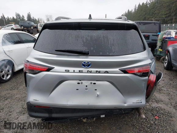 2021 Toyota Sienna XLE with VIN 5TDJSKFC8MS037697, listed as a IAAI auction lot 41711070 with 29,198 mi miles. Bid and sale history available at carsss.com. Image 16.