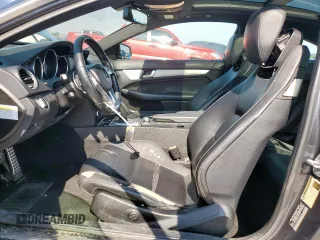 2013 Mercedes-Benz C 250 z VIN WDDGJ4HBXDG065935, wystawiony jako Copart lot #59411585 z przebiegiem 126 866 mil mil oraz Szkoda całkowita • Salvage title. Historia ofert i sprzedaży dostępna na DreamBid. Obrazek 7.