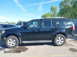 2007 Nissan Pathfinder S z VIN 5N1AR18U47C636190, wystawiony jako IAAI lot #42200265 z przebiegiem 228 221 mil mil oraz . Historia ofert i sprzedaży dostępna na DreamBid. Obrazek 15.