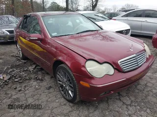 2002 Mercedes-Benz C 230/260/280/320 z VIN WDBRF61J52F189775, wystawiony jako IAAI lot #41633570 z przebiegiem 301 455 mil mil oraz . Historia ofert i sprzedaży dostępna na DreamBid. Obrazek 1.