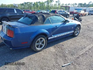 2006 Ford Mustang GT Deluxe with VIN 1ZVFT85H465215338, listed as a IAAI auction lot 42035867 with 124,381 mi miles. Bid and sale history available at carsss.com. Image 4.