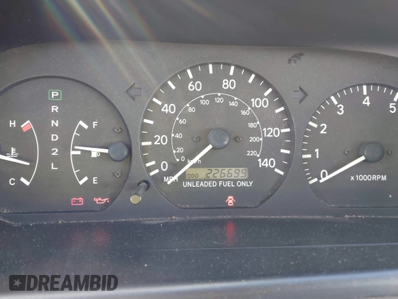 1998 Toyota Camry LE z VIN 4T1BG22K9WU367829, wystawiony jako IAAI lot #41820041 z przebiegiem 226 699 mil mil oraz . Historia ofert i sprzedaży dostępna na DreamBid. Obrazek 7.