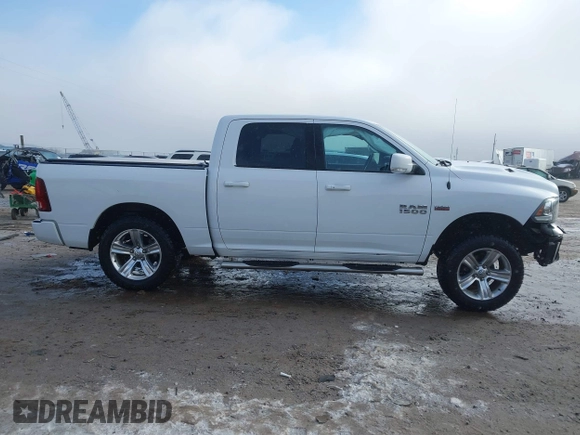 2017 Ram 1500 Night z VIN 1C6RR7MT3HS634288, wystawiony jako IAAI lot #40993931 z przebiegiem 138 341 mil mil oraz . Historia ofert i sprzedaży dostępna na DreamBid. Obrazek 14.