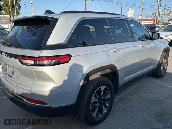 2024 Jeep Grand Cherokee с VIN 1C4RJYB61RC117425, выставлен на аукционе Copart как лот 62613125 с пробегом 16 170 миль миль и Чистый • Clean title. История ставок и продаж доступна на DreamBid. Изображение 4.