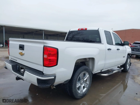 2018 Chevrolet Silverado 1500 Custom with VIN 1GCRCPEC8JZ238766, listed as a IAAI auction lot 41424928 with 62,411 mi miles. Bid and sale history available at carsss.com. Image 4.