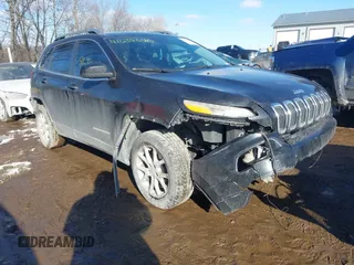 2014 Jeep Cherokee Latitude with VIN 1C4PJLCBXEW123786, listed as a IAAI auction lot 41638640 with 149,011 mi miles. Bid and sale history available at carsss.com. Image 1.