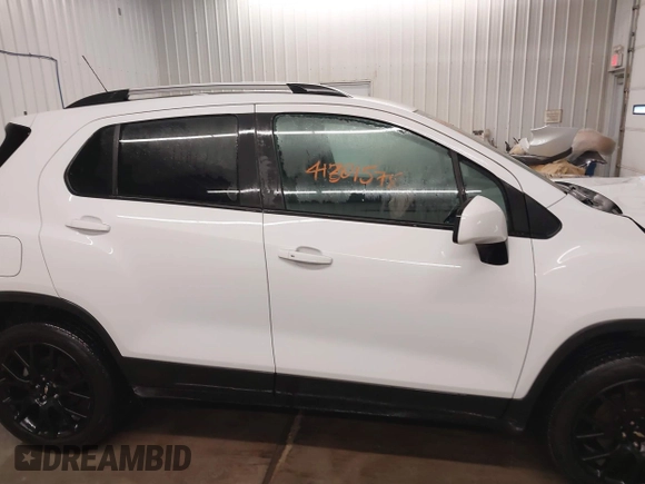 2022 Chevrolet Trax LT with VIN KL7CJPSMXNB535980, listed as a IAAI auction lot 41301578 with 35,103 mi miles. Bid and sale history available at carsss.com. Image 13.