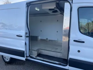 2018 Ford Transit with VIN 1FTBW2CM9JKA18939, listed as a Copart auction lot 52781585 with 236,566 mi miles and Clean Title. Bid and sale history available at carsss.com. Image 6.