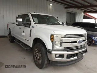 2018 Ford F-250 XL z VIN 1FT7W2BT9JEC18040, wystawiony jako IAAI lot #41836318 z przebiegiem 343 018 mil mil oraz . Historia ofert i sprzedaży dostępna na DreamBid. Obrazek 1.