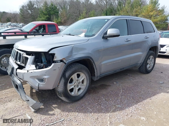 2014 Jeep Grand Cherokee Laredo with VIN 1C4RJFAG7EC243121, listed as a IAAI auction lot 41925695 with 147,999 mi miles. Bid and sale history available at carsss.com. Image 17.