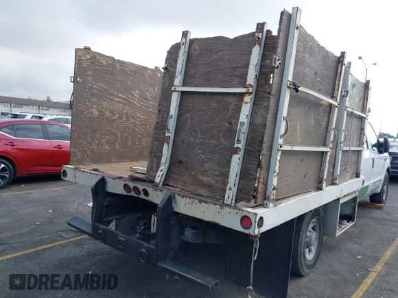 1999 Ford F-350 with VIN 1FDSW34S7XEC82702, listed as a IAAI auction lot 40346052 with 142,159 mi miles and . Bid and sale history available at DreamBid. Image 16.