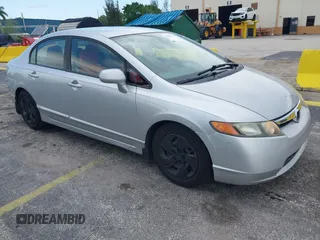 2008 Honda Civic LX z VIN 1HGFA16518L011469, wystawiony jako IAAI lot #42382373 z przebiegiem 137 922 mil mil oraz . Historia ofert i sprzedaży dostępna na DreamBid. Obrazek 1.