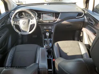 2017 Buick Encore Preferred z VIN KL4CJASB2HB098604, wystawiony jako Copart lot #61095855 z przebiegiem 108 692 mil mil oraz Szkoda całkowita • Salvage title. Historia ofert i sprzedaży dostępna na DreamBid. Obrazek 8.