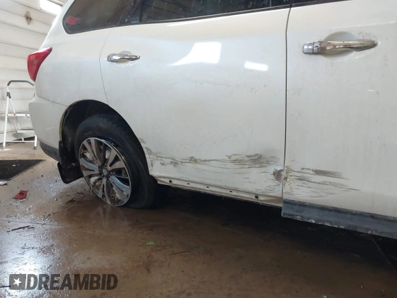 2017 Nissan Pathfinder SV with VIN 5N1DR2MM9HC900787, listed as a IAAI auction lot 41621526 with 126,320 mi miles. Bid and sale history available at carsss.com. Image 6.