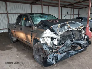 2006 Dodge 1500 SLT z VIN 1D7HA18256J152795, wystawiony jako IAAI lot #42112808 z przebiegiem Nie podano mil oraz . Historia ofert i sprzedaży dostępna na DreamBid. Obrazek 1.