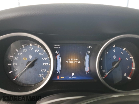 2015 Maserati Ghibli z VIN ZAM57XSA6F1158678, wystawiony jako Copart lot #86509984 z przebiegiem 87 021 mil mil oraz Czysty tytuł • Clean title. Historia ofert i sprzedaży dostępna na DreamBid. Obrazek 9.